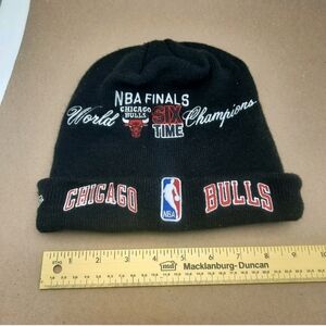 New Era Black Chicago Bulls NBA Finals Beanie Six Time World Champions Winter